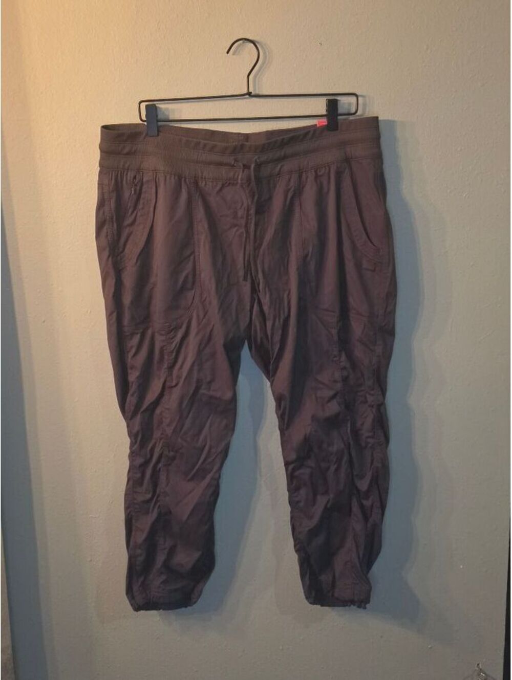 The North Face Aphrodite 2.0 Capri Pants Women’s XL Graphite Gray NWT